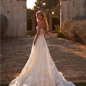 MillaNova Elegant White Wedding Dress